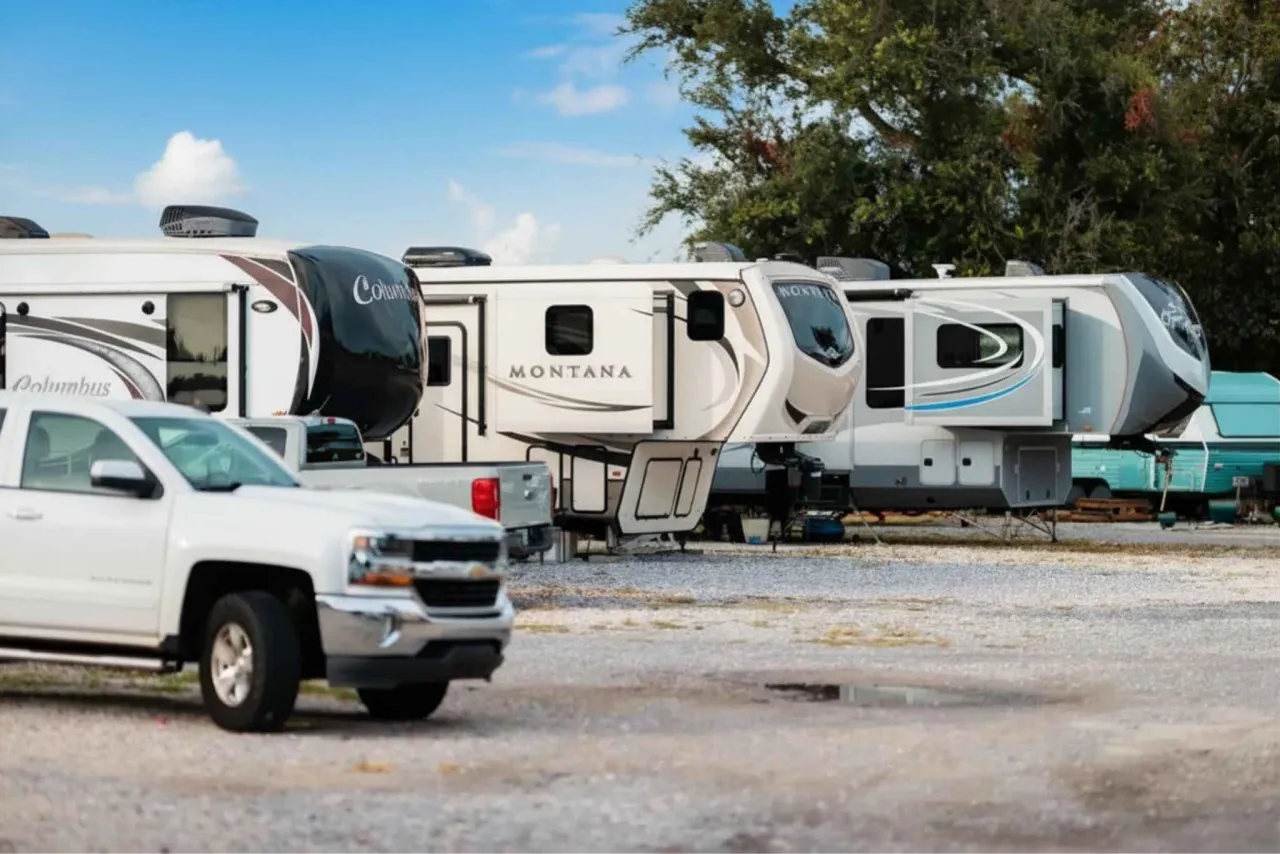 Well-maintained grounds at Nautical Point RV Park